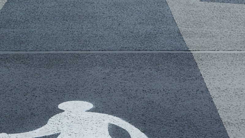 ACRIVIV SIGNAL OPACO: SMALTO BICOMPONENTE PER SEGNALETICA PROFESSIONALE Questo smalto