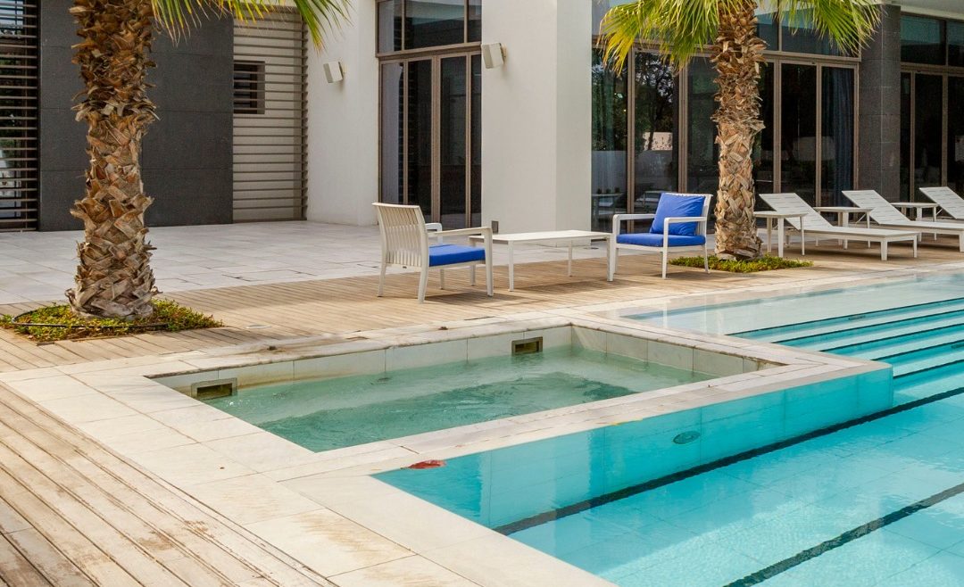 Cloroviv: nail polish with chlorocaucciù for swimming pools and extreme