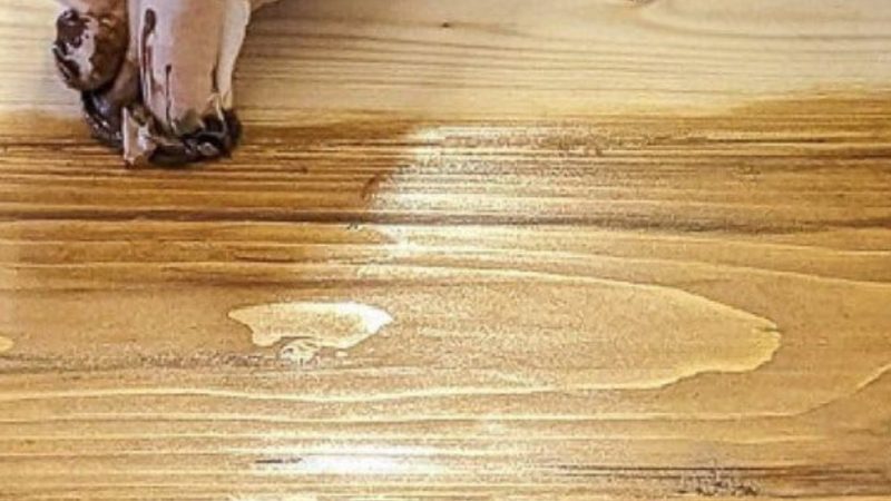 VERNICE TURAPORI: FONDO PREPARATORIO PROFESSIONALE PER LEGNO Questa vernice di