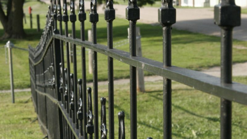 "Ironviv: monocomponent micaceous enamel for iron and galvanized this monocomponent