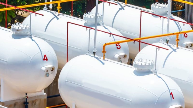 VIVPUR LUCIDO: SMALTO POLIURETANICO BICOMPONENTE AD ALTE PRESTAZIONI Lo smalto